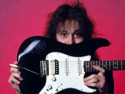 Yngwie Malmsteen英格威·玛姆斯汀经典现场演出桌面壁纸